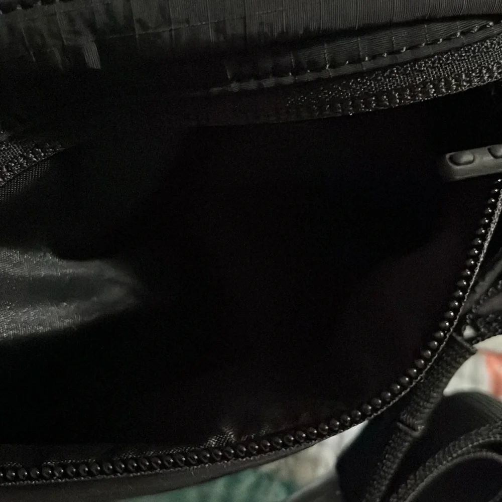 NEW! Lululemon Belt Bag Ripstop One size, Black
Found it!!! - Picture 7 of 8